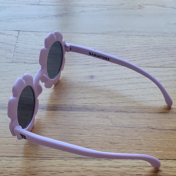 Kids Flower-Shaped Sunglasses - Purple - Picture 4 of 8